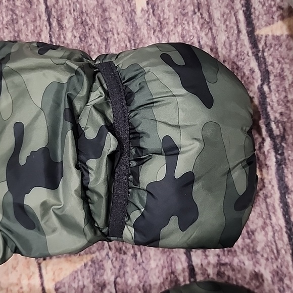 Baby Gap puffer  Primaloft One Piece Size 6-12 Months - Picture 5 of 8